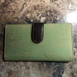 Dooney & Bourke wallet
